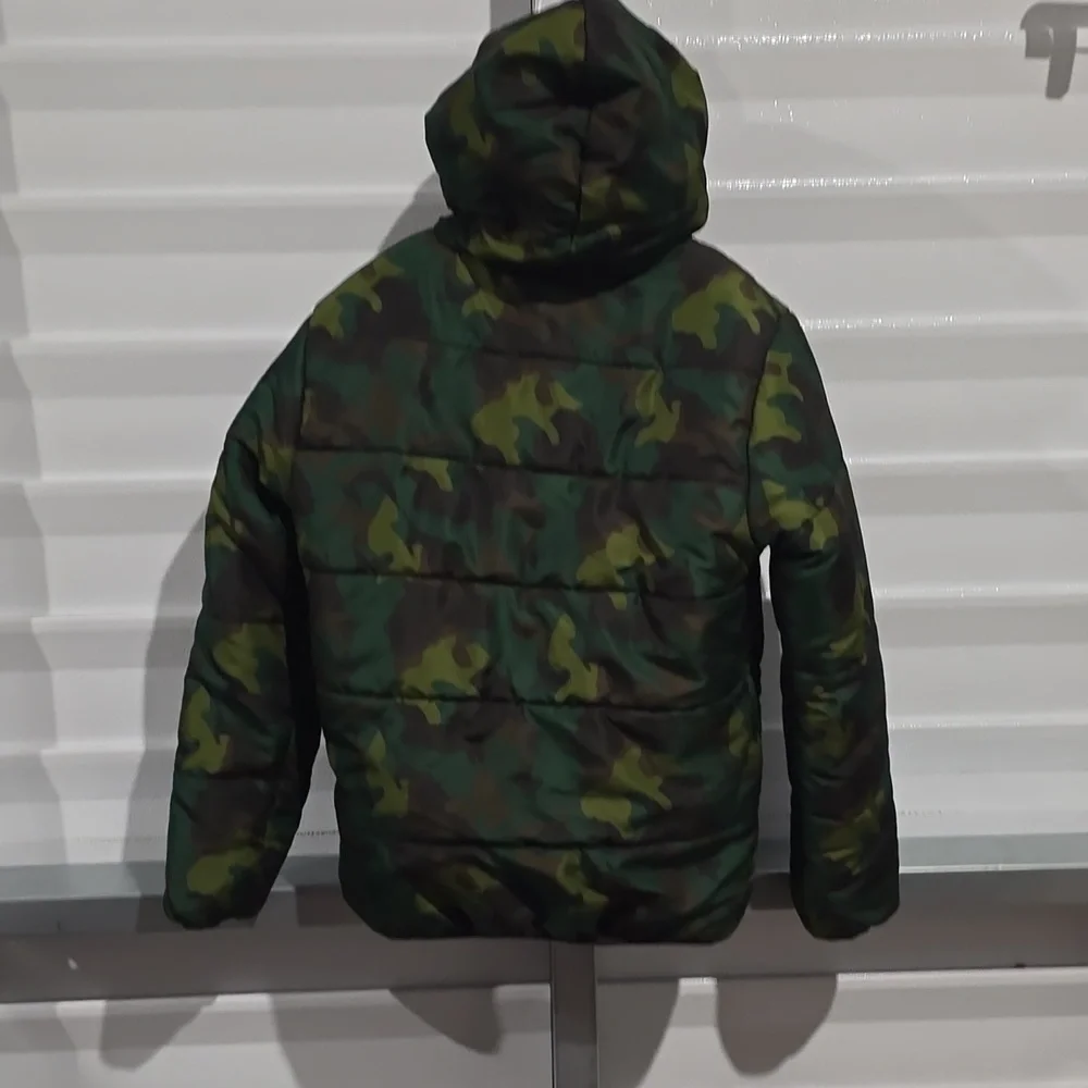 Children's Green Camouflage Puffer Jacket Roebuck &‎ Co.  Size Medium 10-12